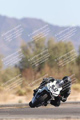 media/Nov-02-2025-CVMA (Sun) [[337aff29ab]]/Race 8-Formula Lightweight Twins Shootout/